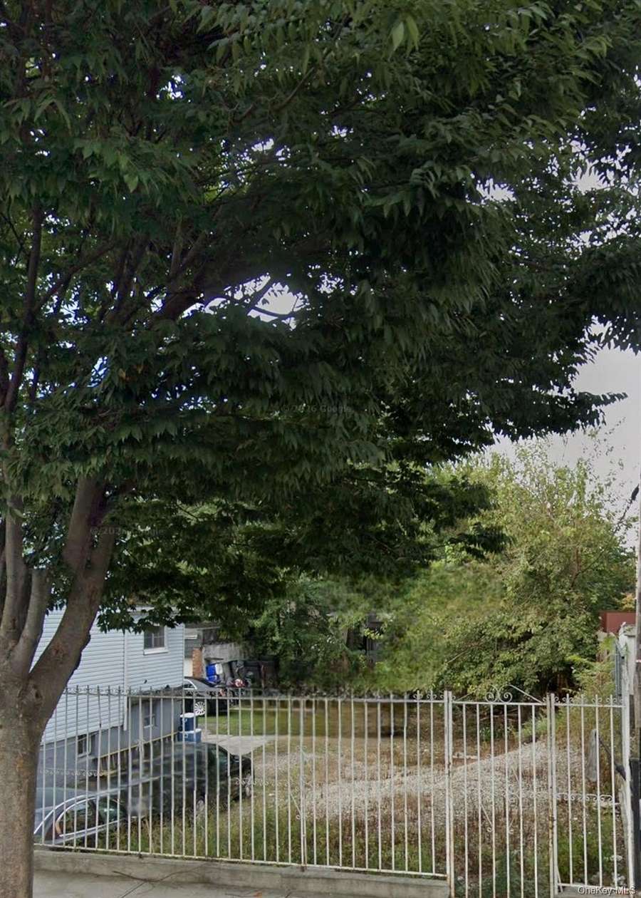 0.05 Acres of Residential Land for Sale in Brooklyn, New York