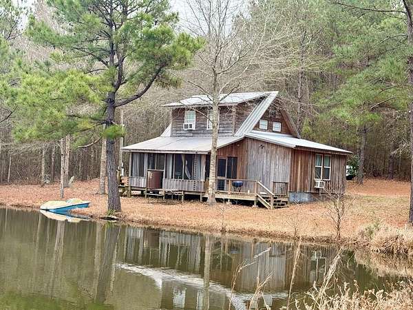 18 Acres of Land with Home for Sale in Pecan Grove, Mississippi