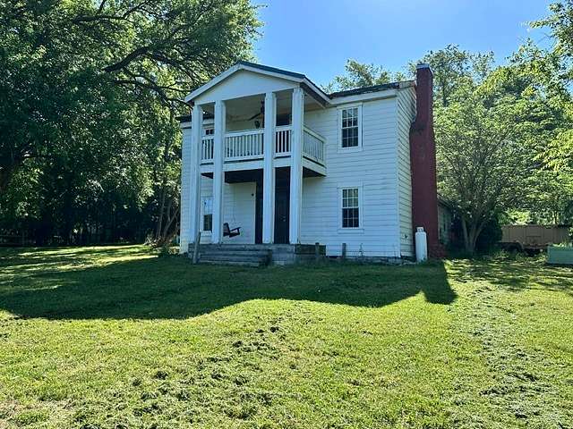 16 Acres of Land with Home for Sale in Lebanon, Tennessee