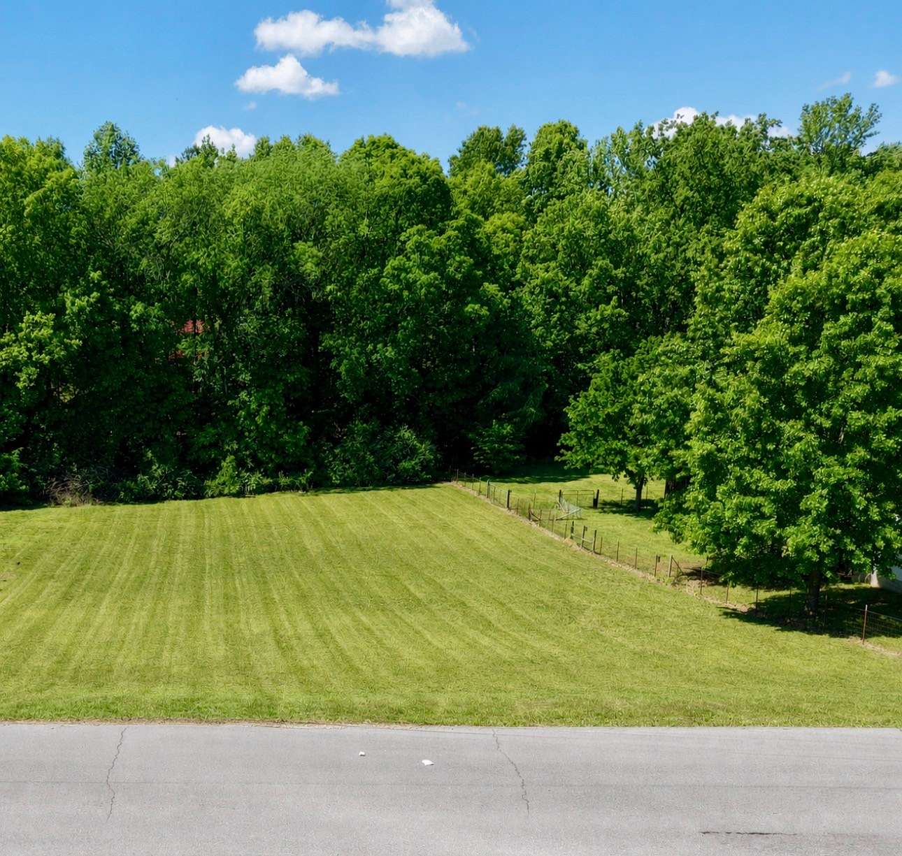 0.56 Acres of Residential Land for Sale in Charlotte, Tennessee