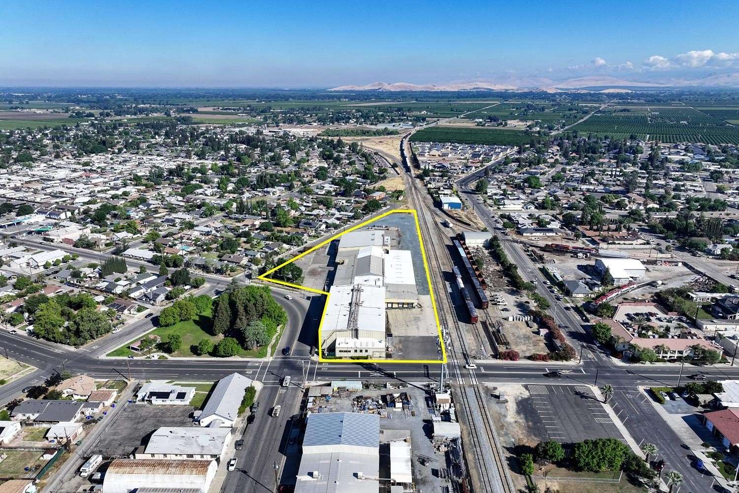 4.5 Acres of Improved Commercial Land for Sale in Exeter, California