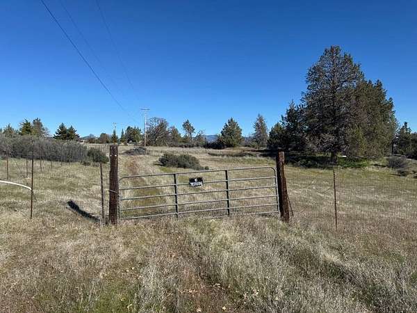 1 Acre of Land for Sale in Hornbrook, California
