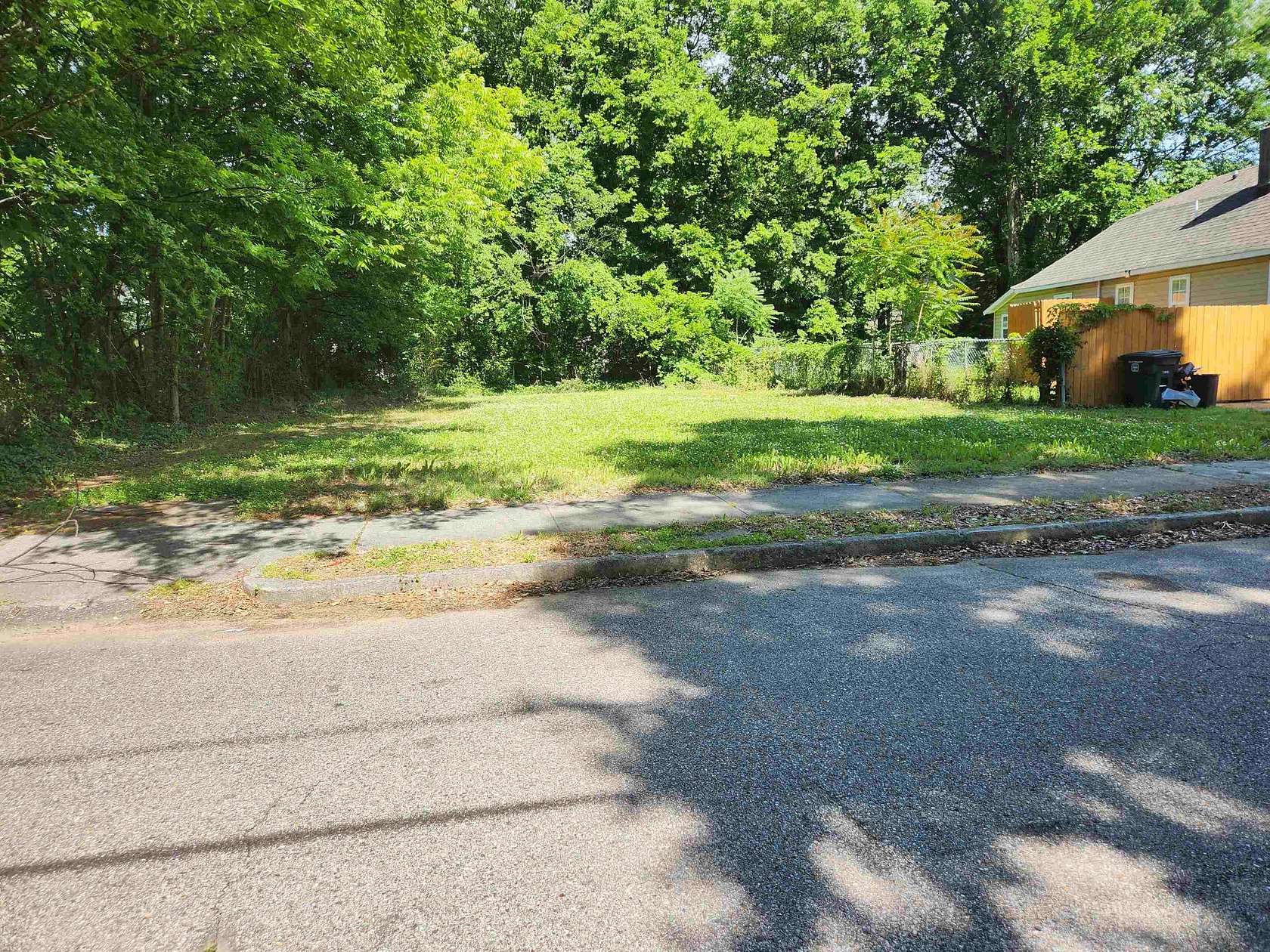 0.1 Acres of Land for Sale in Memphis, Tennessee