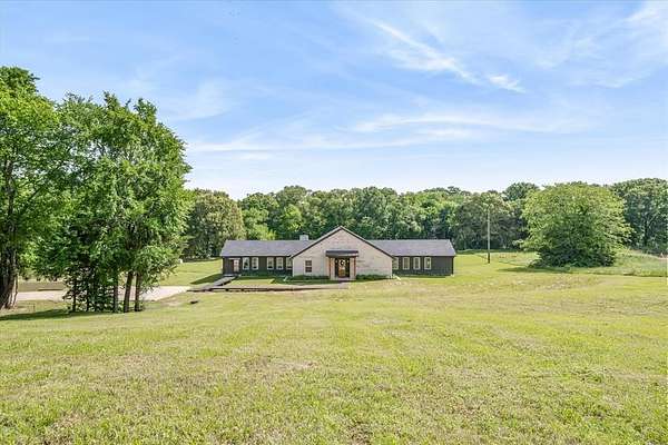 5.87 Acres of Land with Home for Sale in Fruitvale, Texas