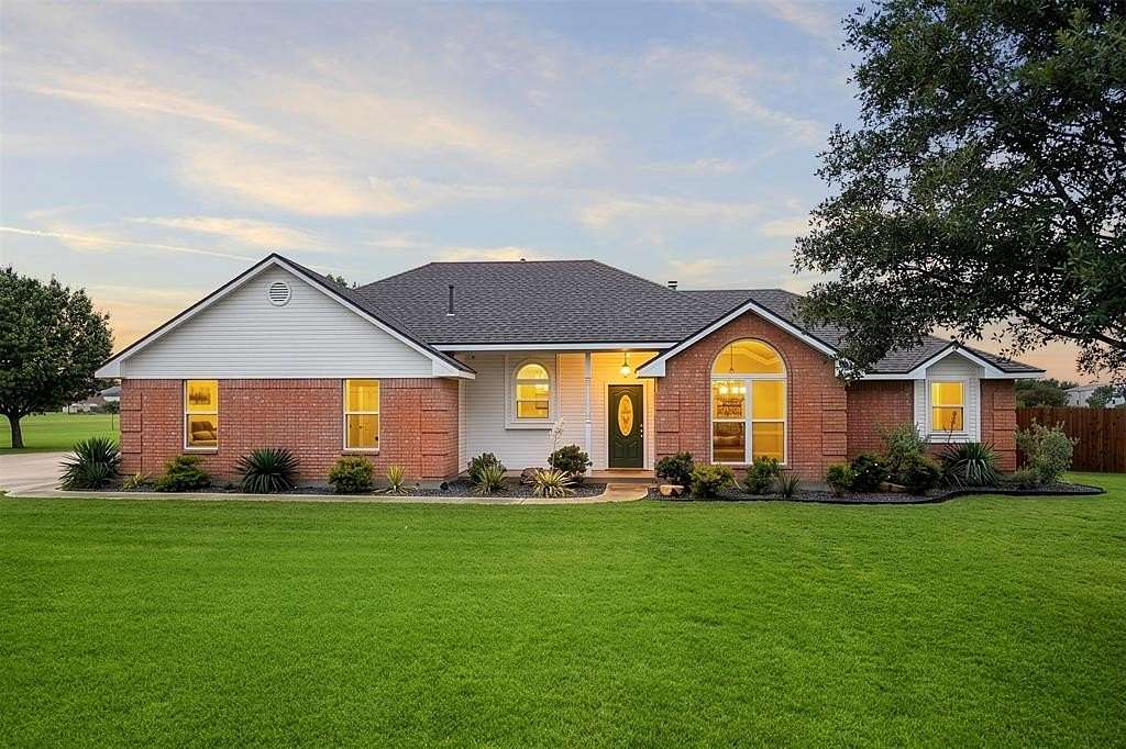 1.77 Acres of Land with Home for Sale in Waxahachie, Texas