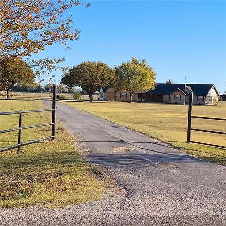 4 Acres of Land with Home for Sale in Palmer, Texas
