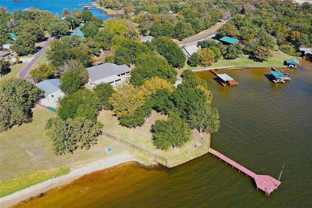 1.56 Acres of Land with Home for Sale in Jewett, Texas