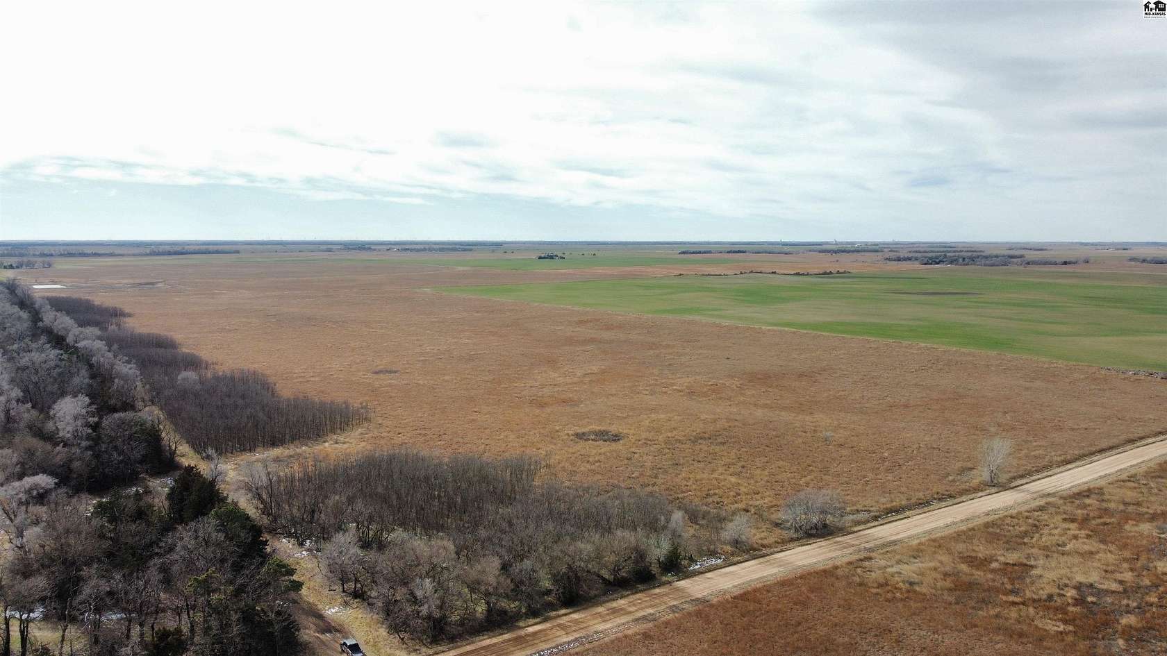 89.9 Acres of Land for Sale in Turon, Kansas