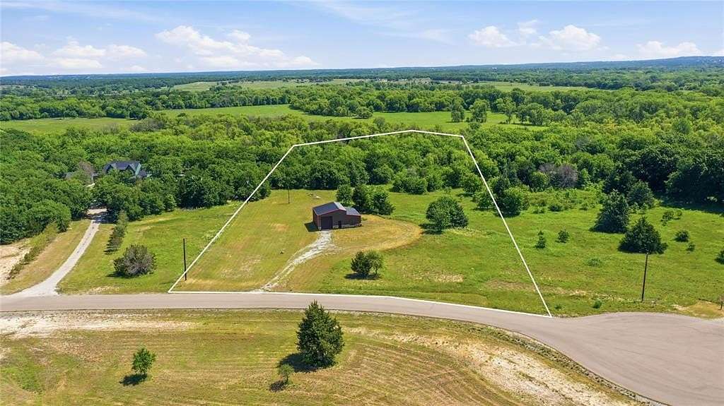6 Acres of Improved Residential Land for Sale in Alvord, Texas