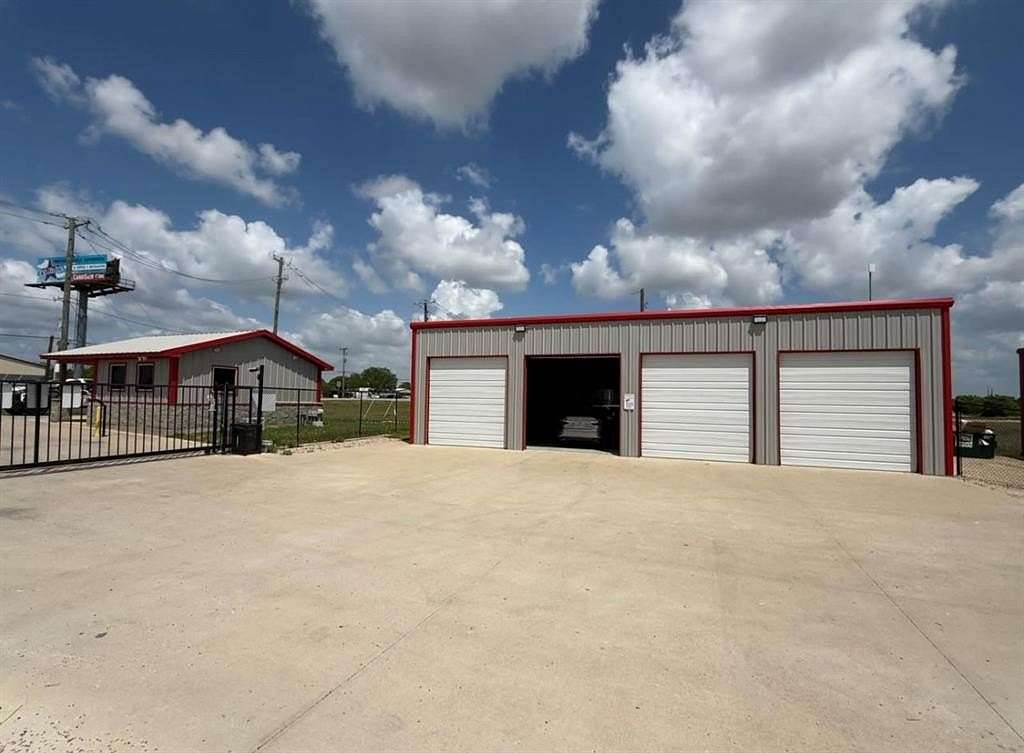 19.1 Acres of Commercial Land for Lease in Mansfield, Texas