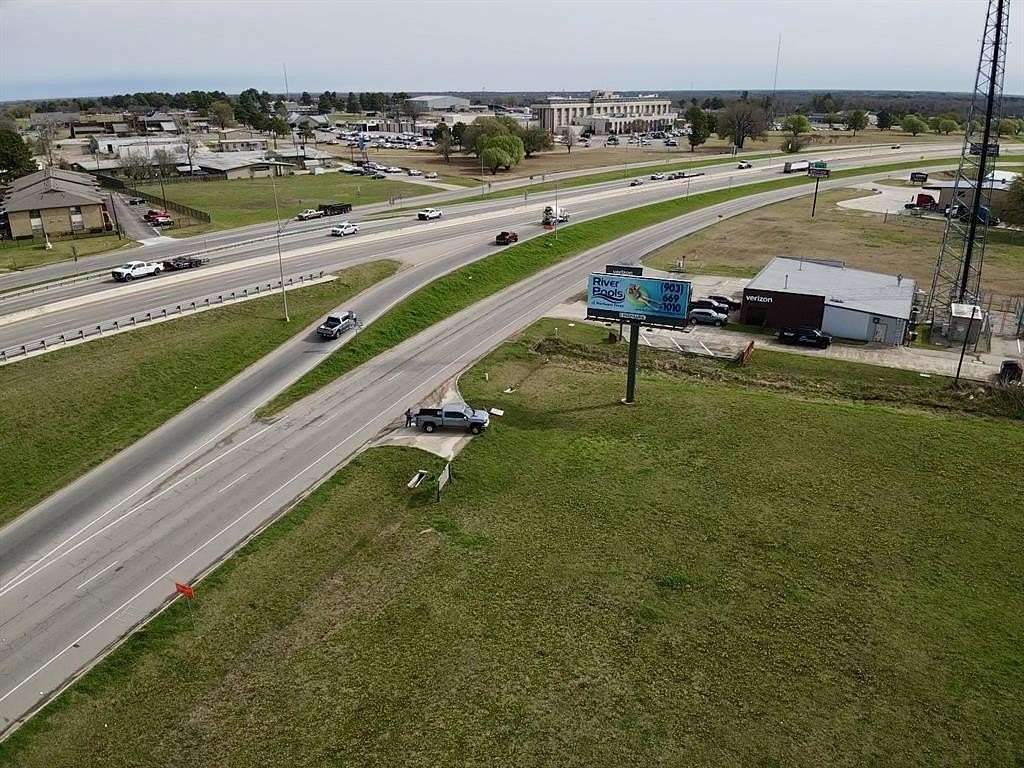 6 Acres of Mixed-Use Land for Sale in Paris, Texas