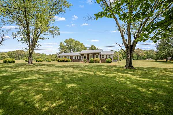 17.1 Acres of Recreational Land with Home for Sale in Manchester, Tennessee
