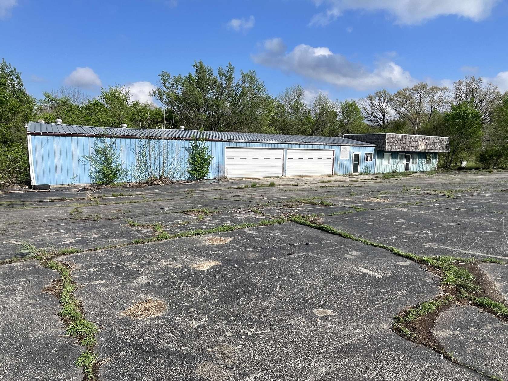 4.17 Acres of Commercial Land for Sale in Hartville, Missouri