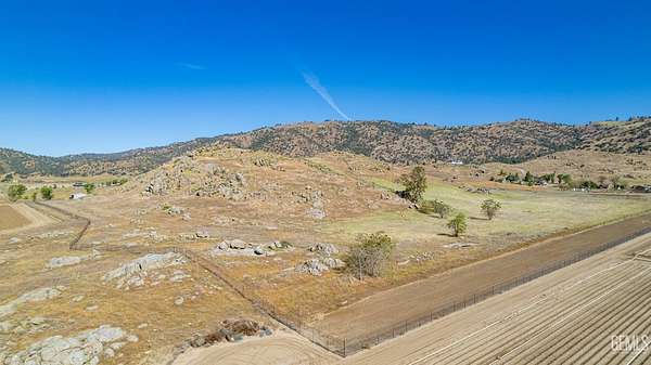 20 Acres of Land for Sale in Tehachapi, California