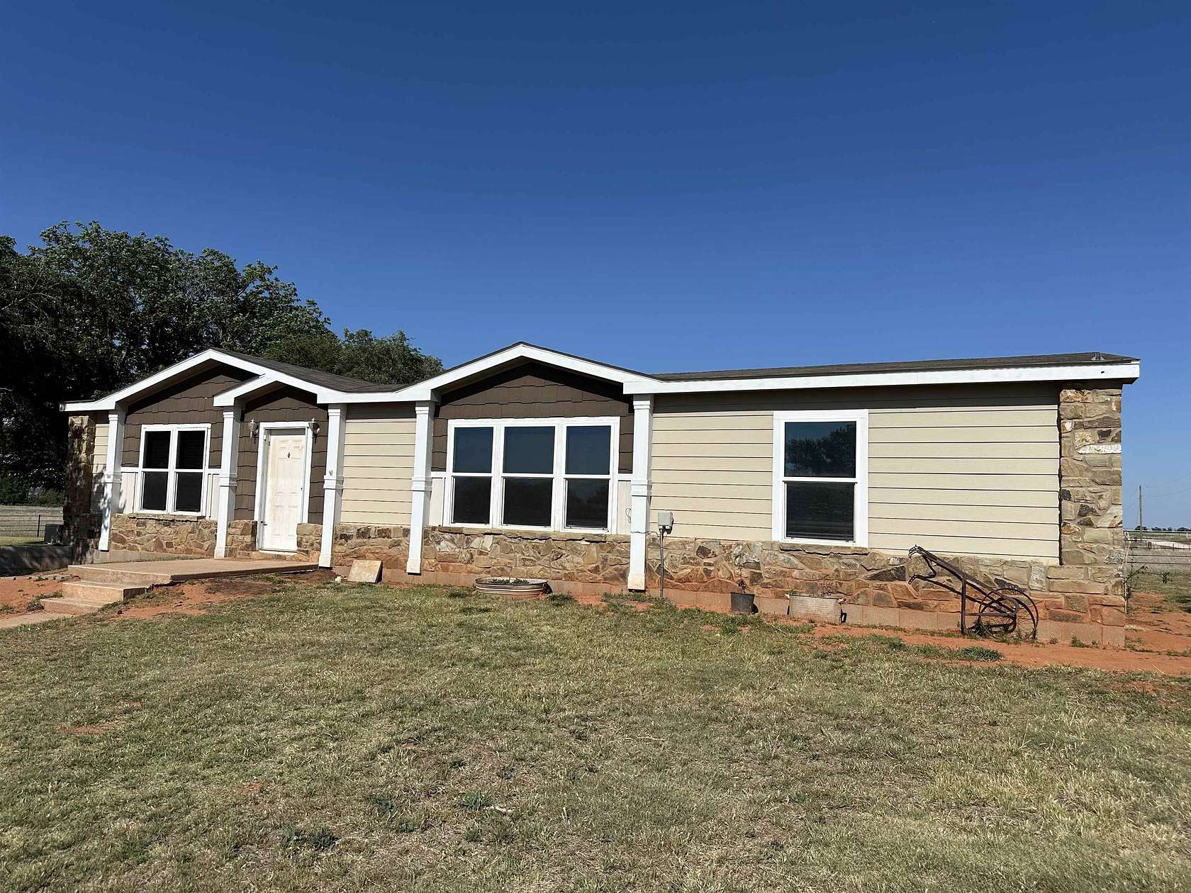 10 Acres of Land with Home for Sale in Mutual, Oklahoma