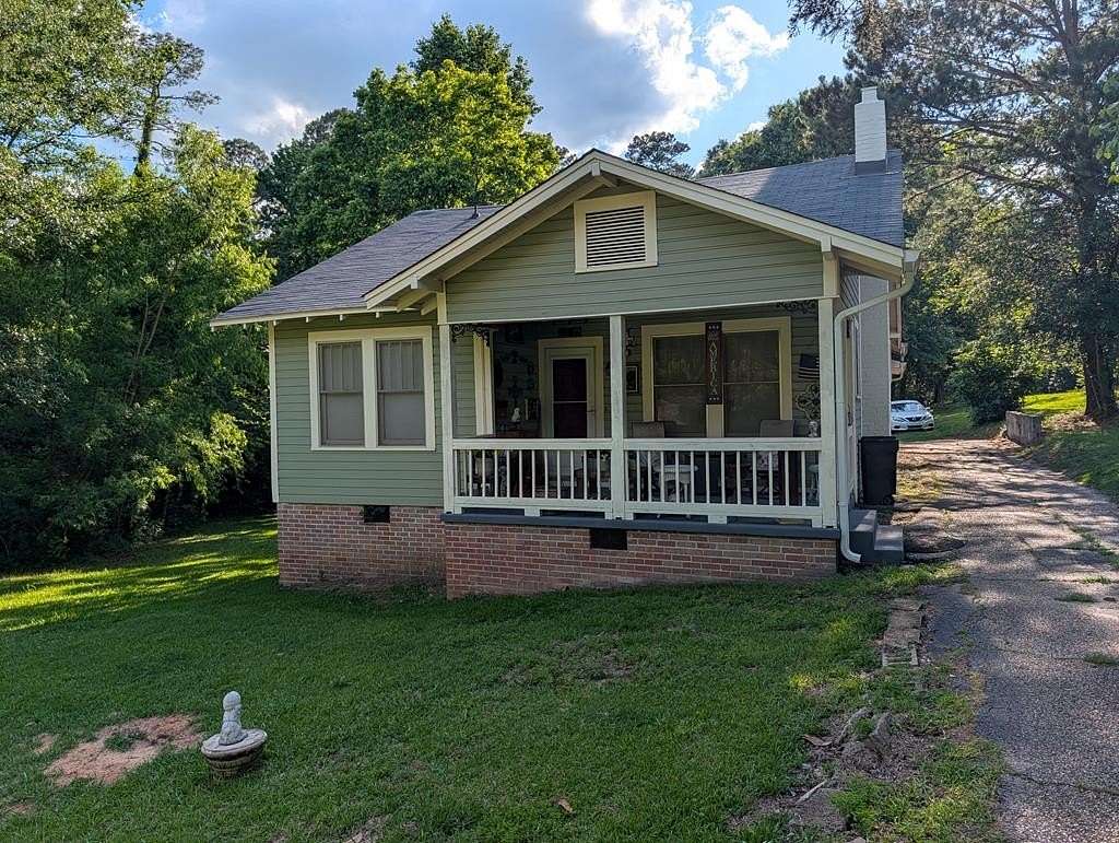 2.12 Acres of Land with Home for Sale in Laurel, Mississippi