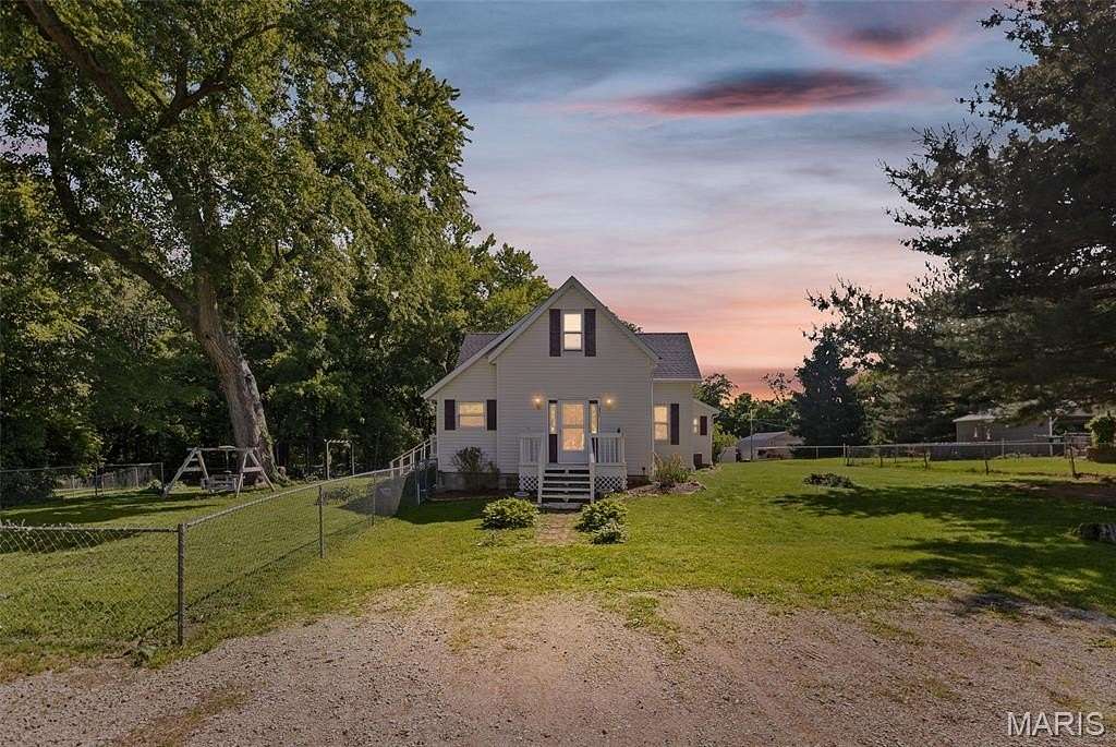 2.13 Acres of Land with Home for Sale in Fairview Heights, Illinois