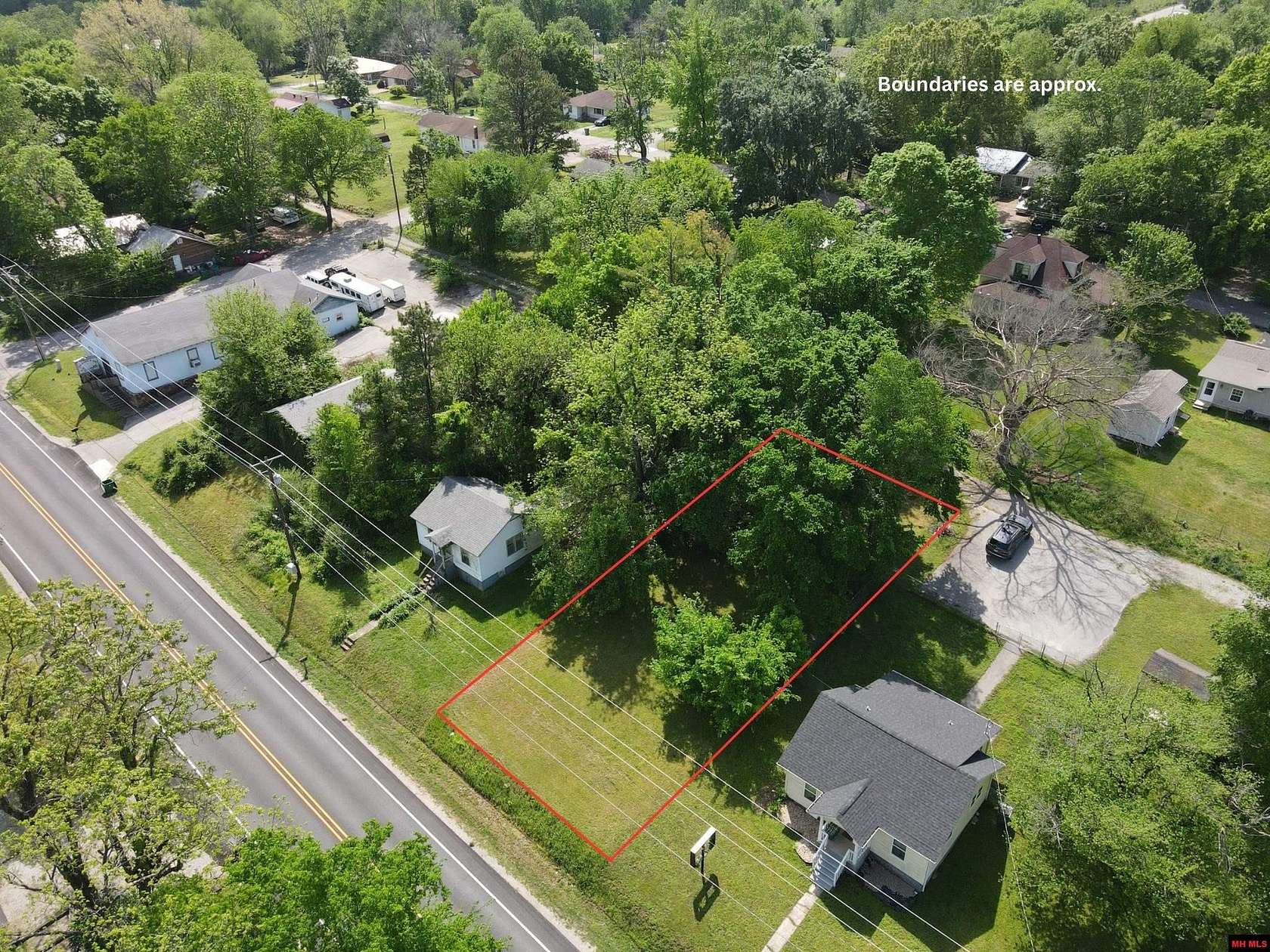 Mixed-Use Land for Sale in Flippin, Arkansas