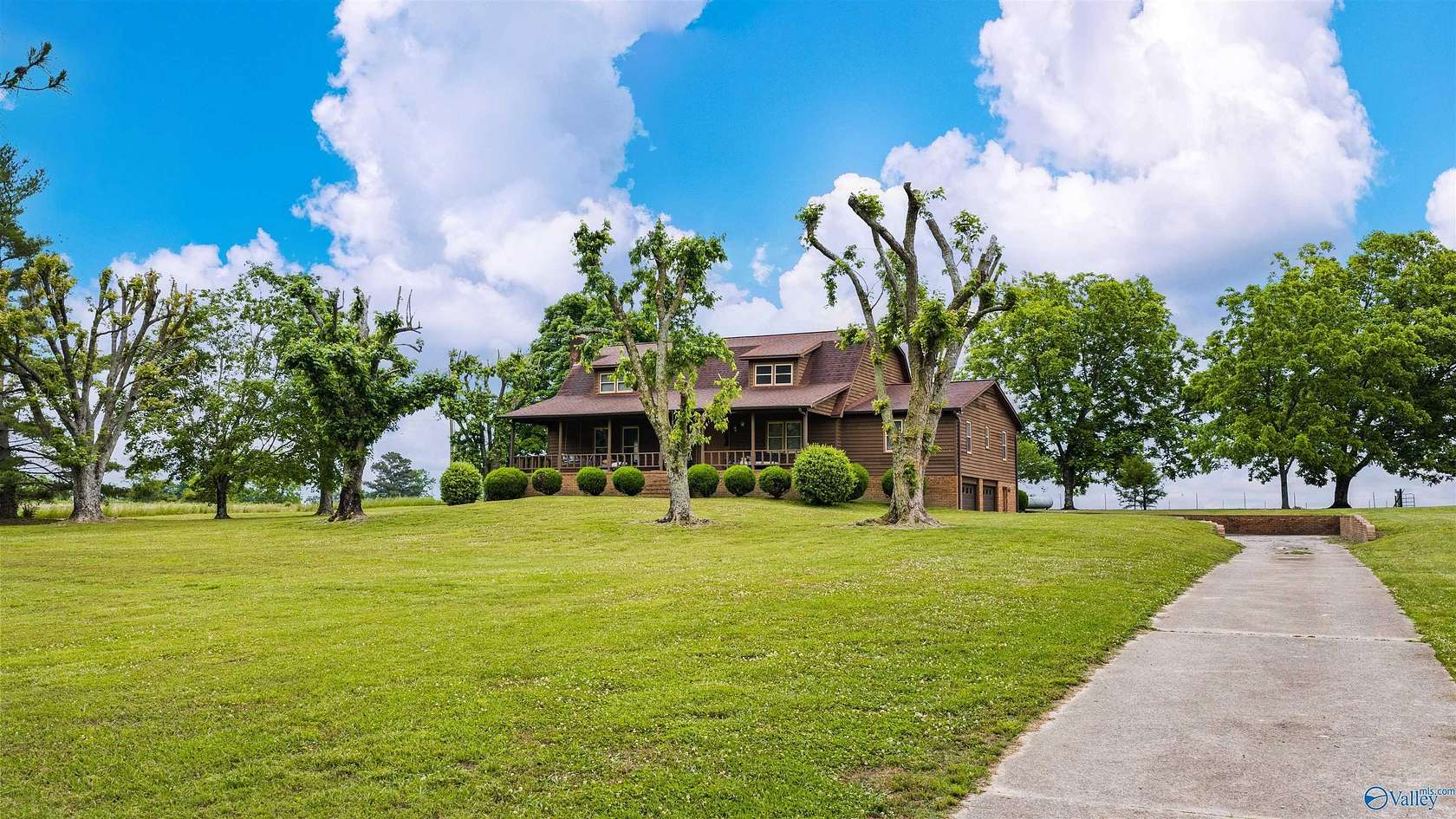 12 Acres of Land with Home for Sale in Fyffe, Alabama