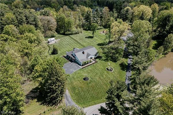 1.8 Acres of Land with Home for Sale in Moreland Hills, Ohio