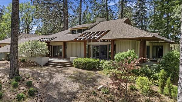 3.3 Acres of Land with Home for Sale in Spokane, Washington