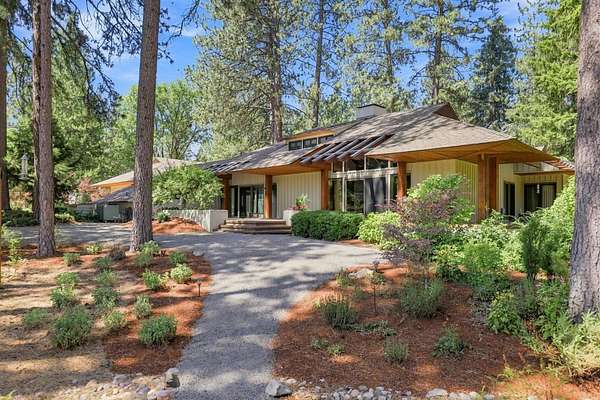 3.3 Acres of Land with Home for Sale in Spokane, Washington