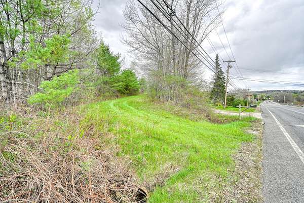 3.1 Acres of Residential Land for Sale in Winthrop, Maine