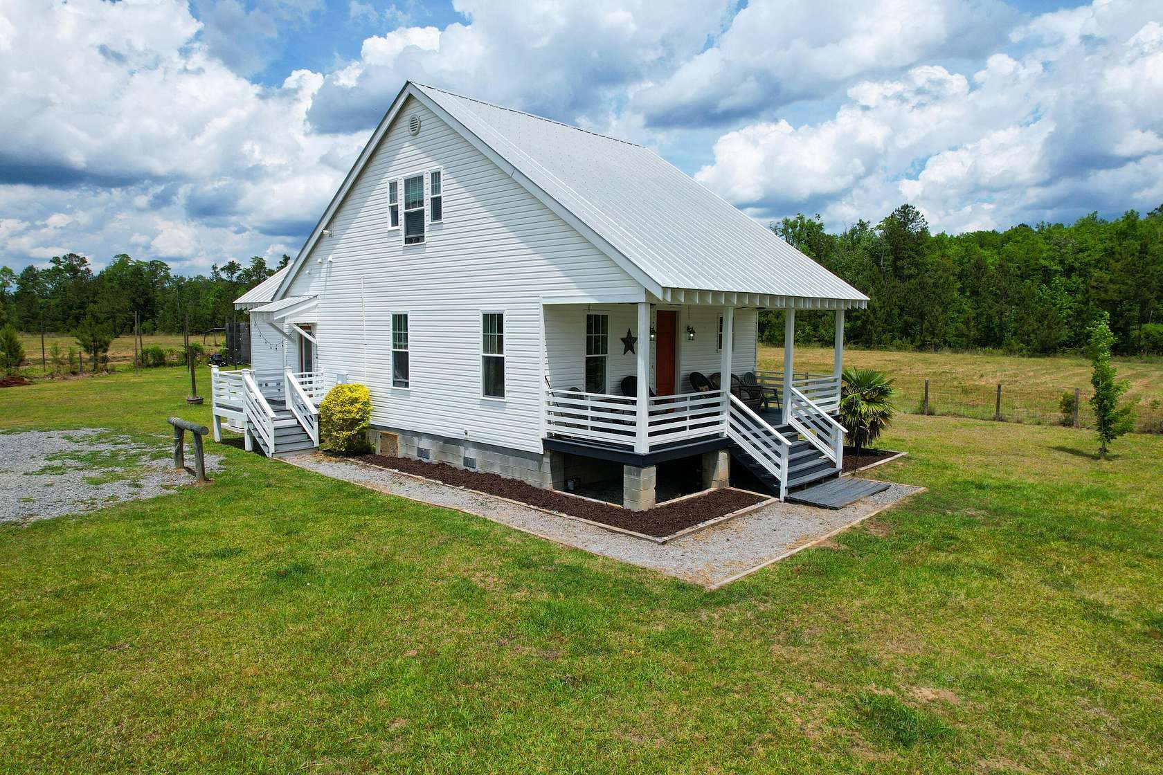 23 Acres of Land with Home for Sale in Jamestown, South Carolina