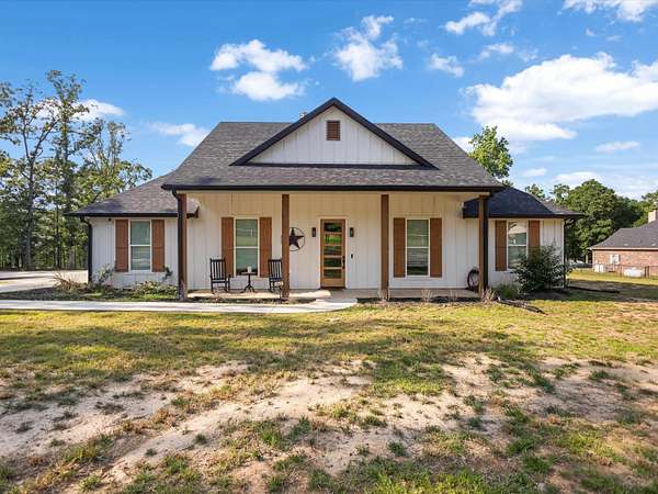 2.8 Acres of Land with Home for Sale in Gladewater, Texas
