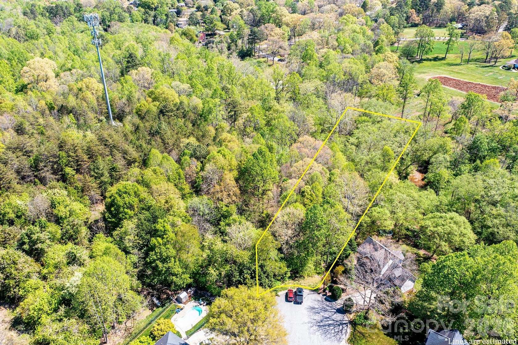 1 Acre of Residential Land for Sale in Hickory, North Carolina