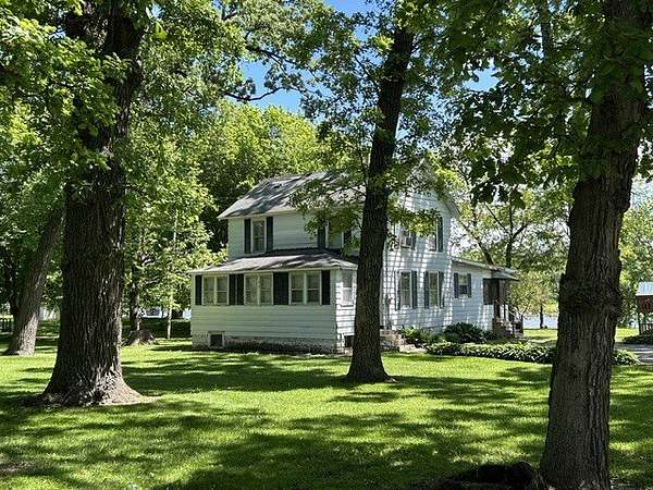 2 Acres of Land with Home for Sale in Wilmington, Illinois