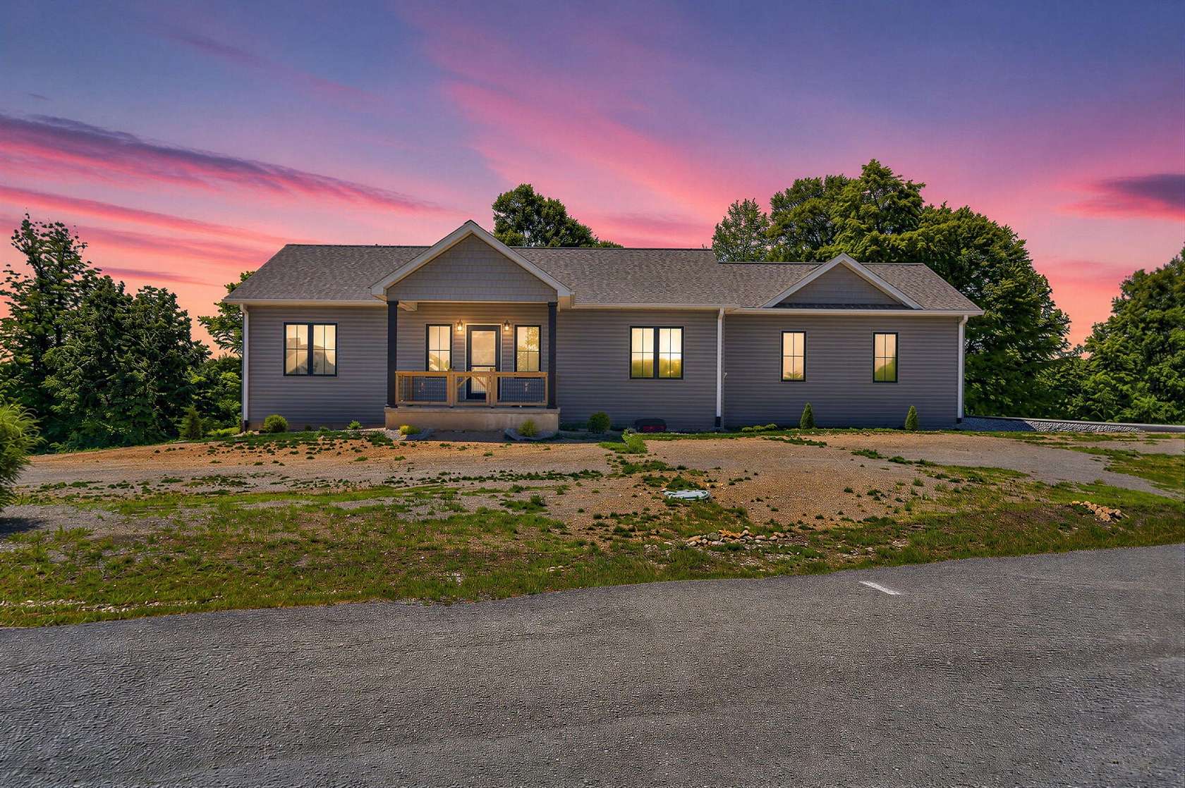 1.64 Acres of Land with Home for Sale in Albany, Kentucky