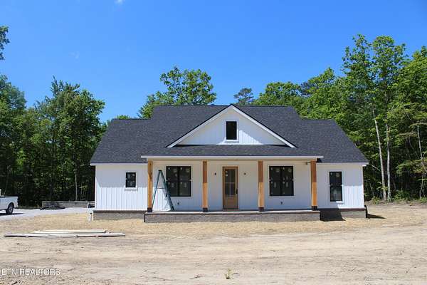 2 Acres of Land with Home for Sale in Jamestown, Tennessee