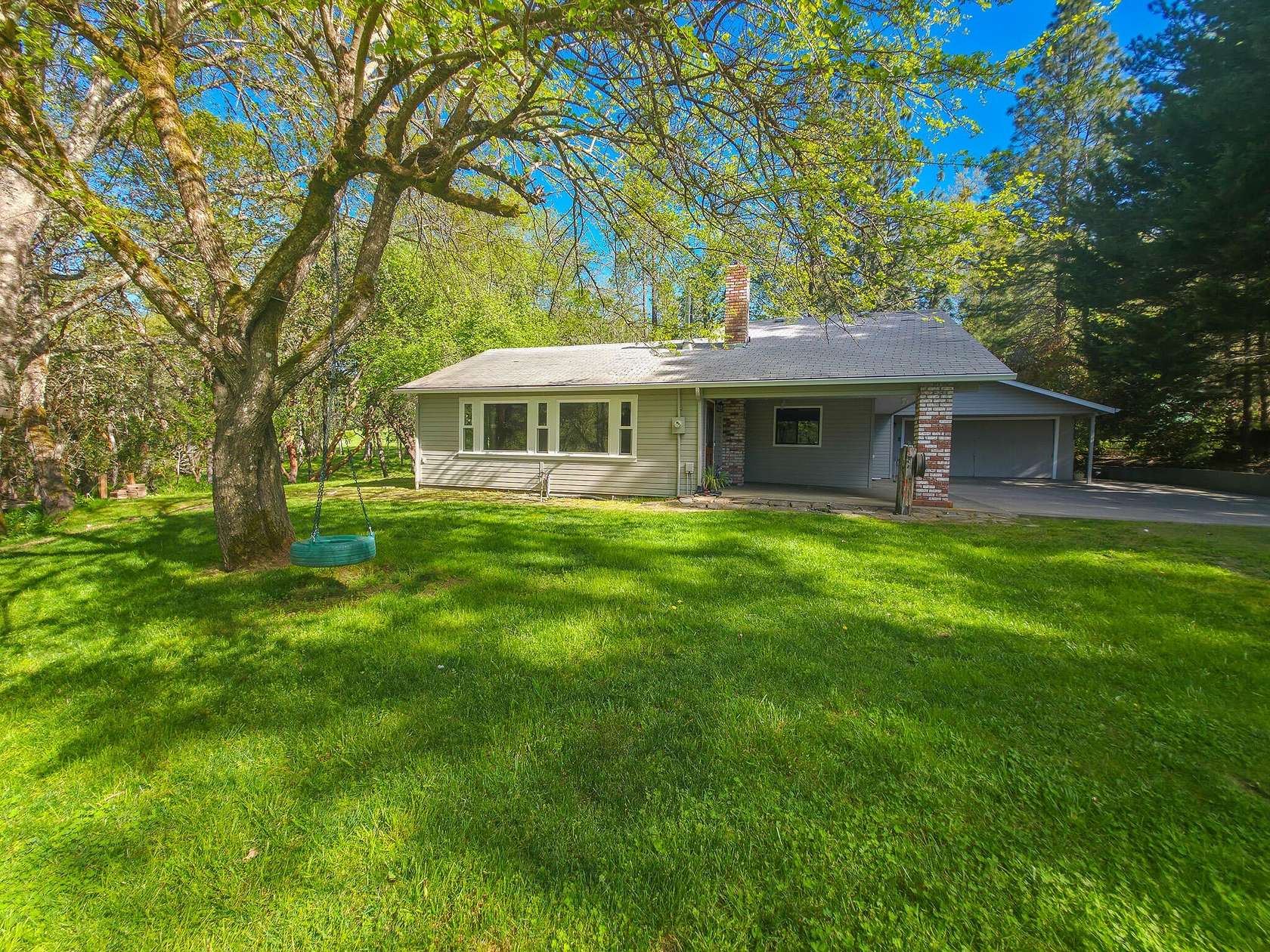 2 Acres of Land with Home for Sale in Grants Pass, Oregon