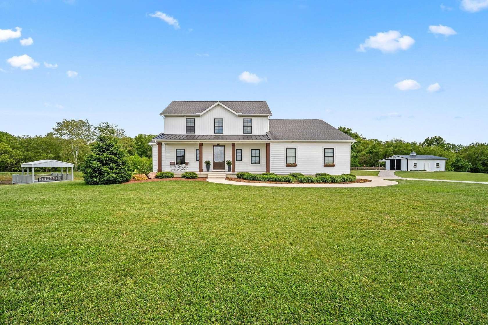 11.4 Acres of Recreational Land with Home for Sale in Circleville, Ohio