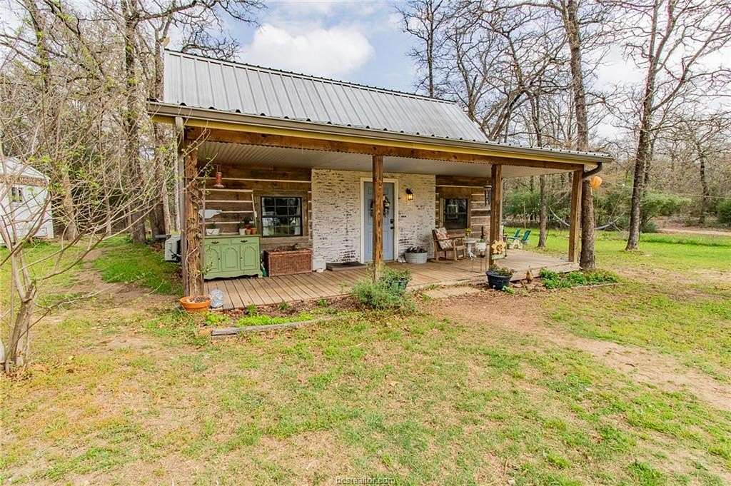 10.7 Acres of Land with Home for Sale in Hearne, Texas