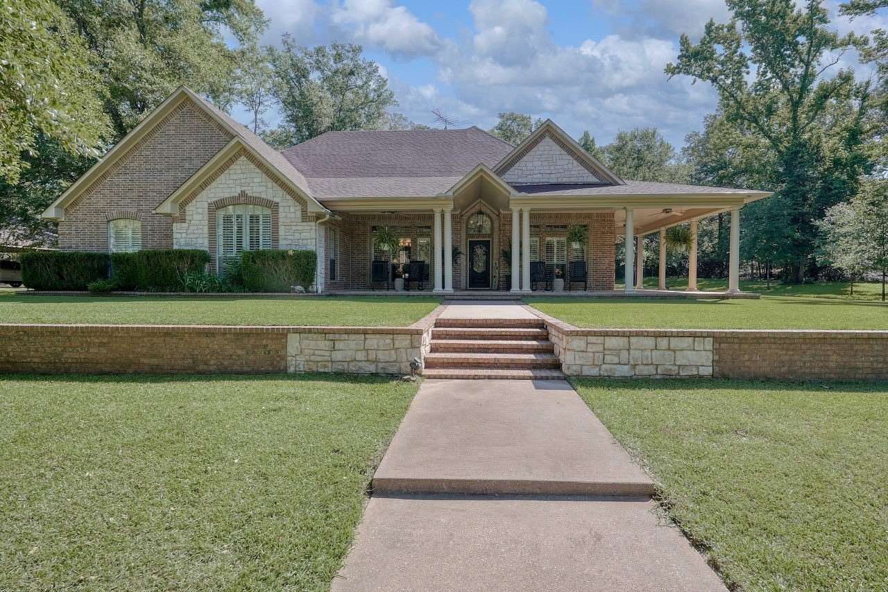 8.47 Acres of Land with Home for Sale in Lindale, Texas