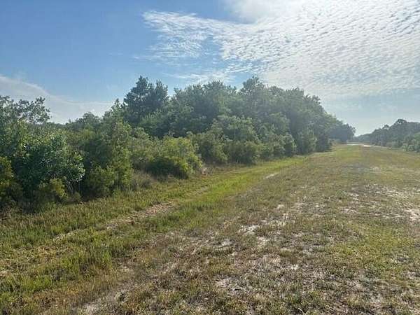 1.25 Acres of Land for Sale in Okeechobee, Florida