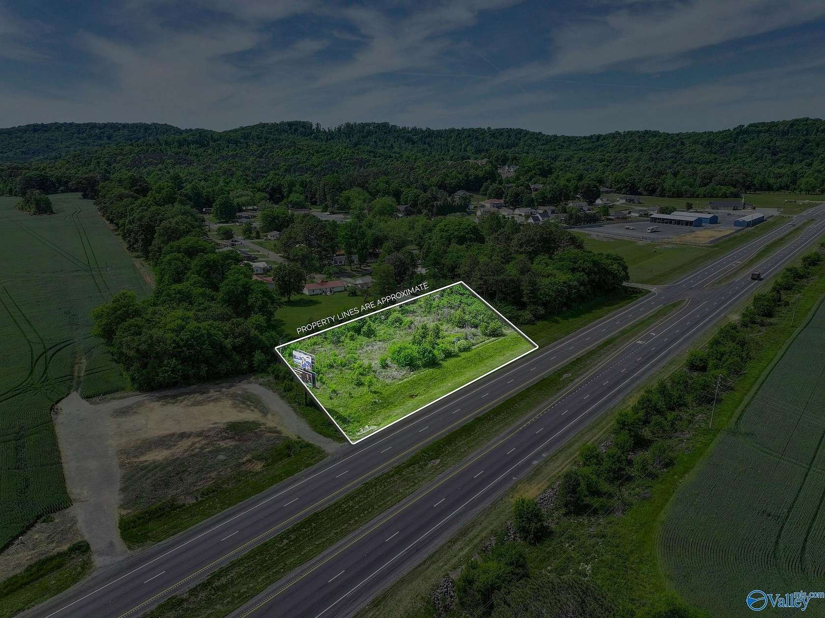 1.24 Acres of Commercial Land for Sale in Guntersville, Alabama