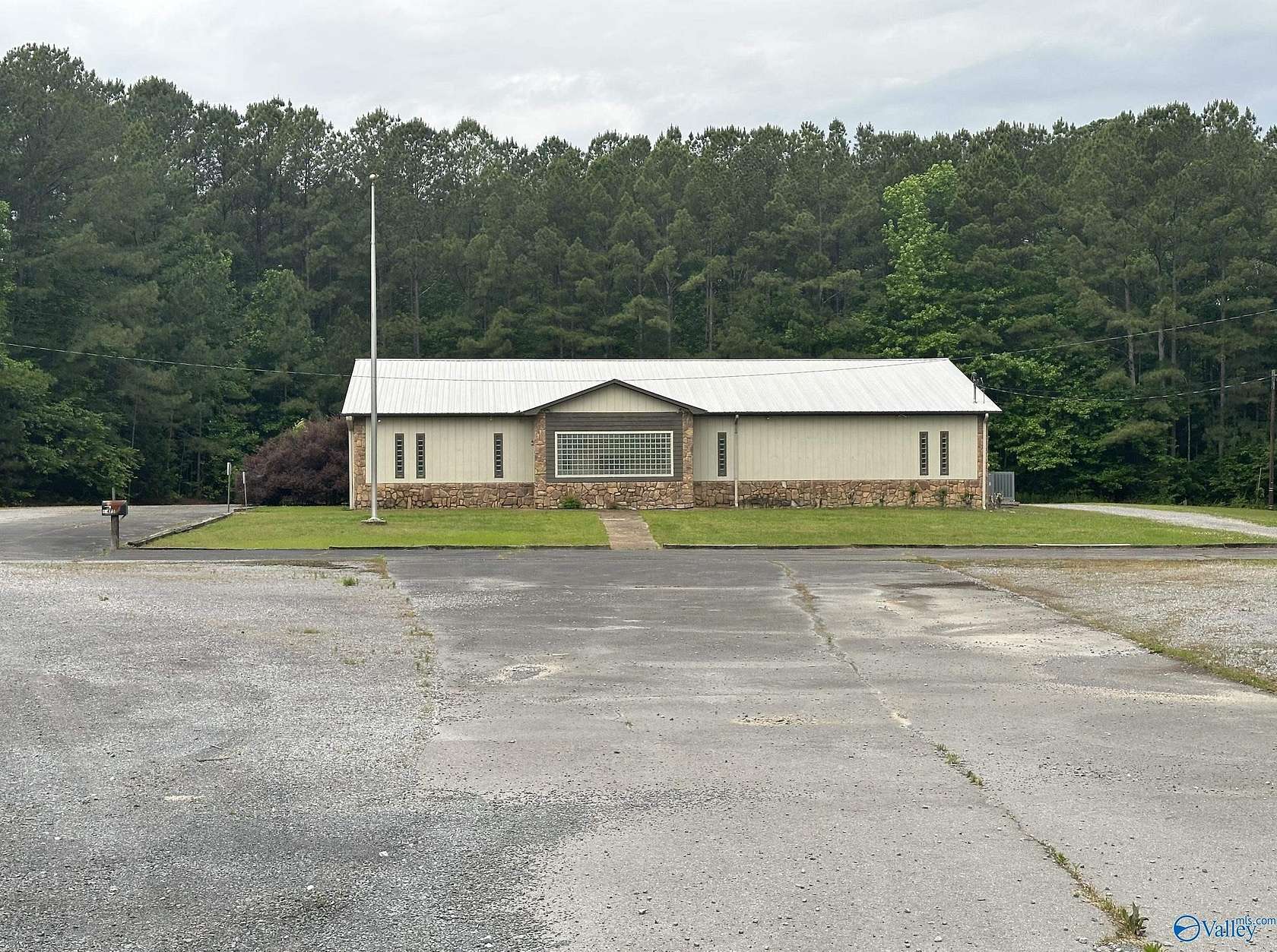 4.68 Acres of Improved Commercial Land for Sale in Boaz, Alabama