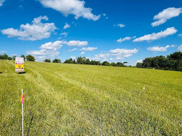 0.81 Acres of Residential Land for Auction in Russell Springs, Kentucky