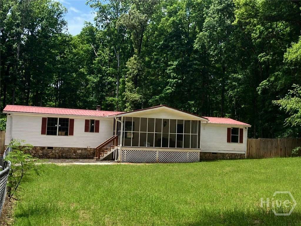 3 Acres of Land with Home for Sale in Colbert, Georgia
