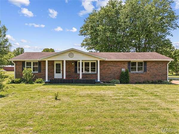 4.14 Acres of Land with Home for Sale in Alton, Illinois