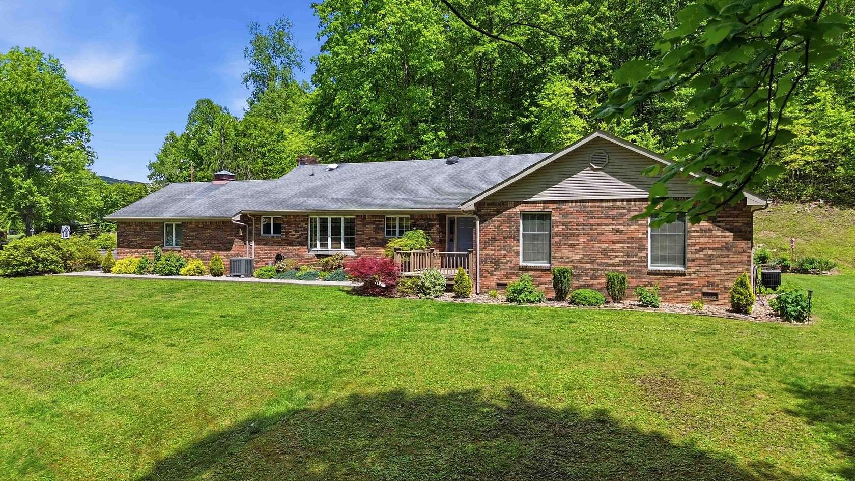 3.4 Acres of Land with Home for Sale in Wallins Creek, Kentucky