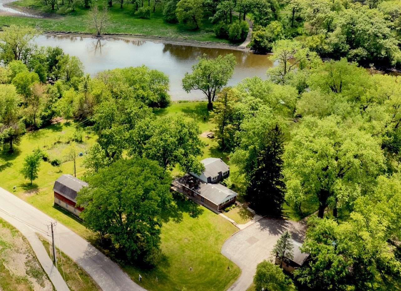 2.57 Acres of Land with Home for Sale in Algonquin, Illinois