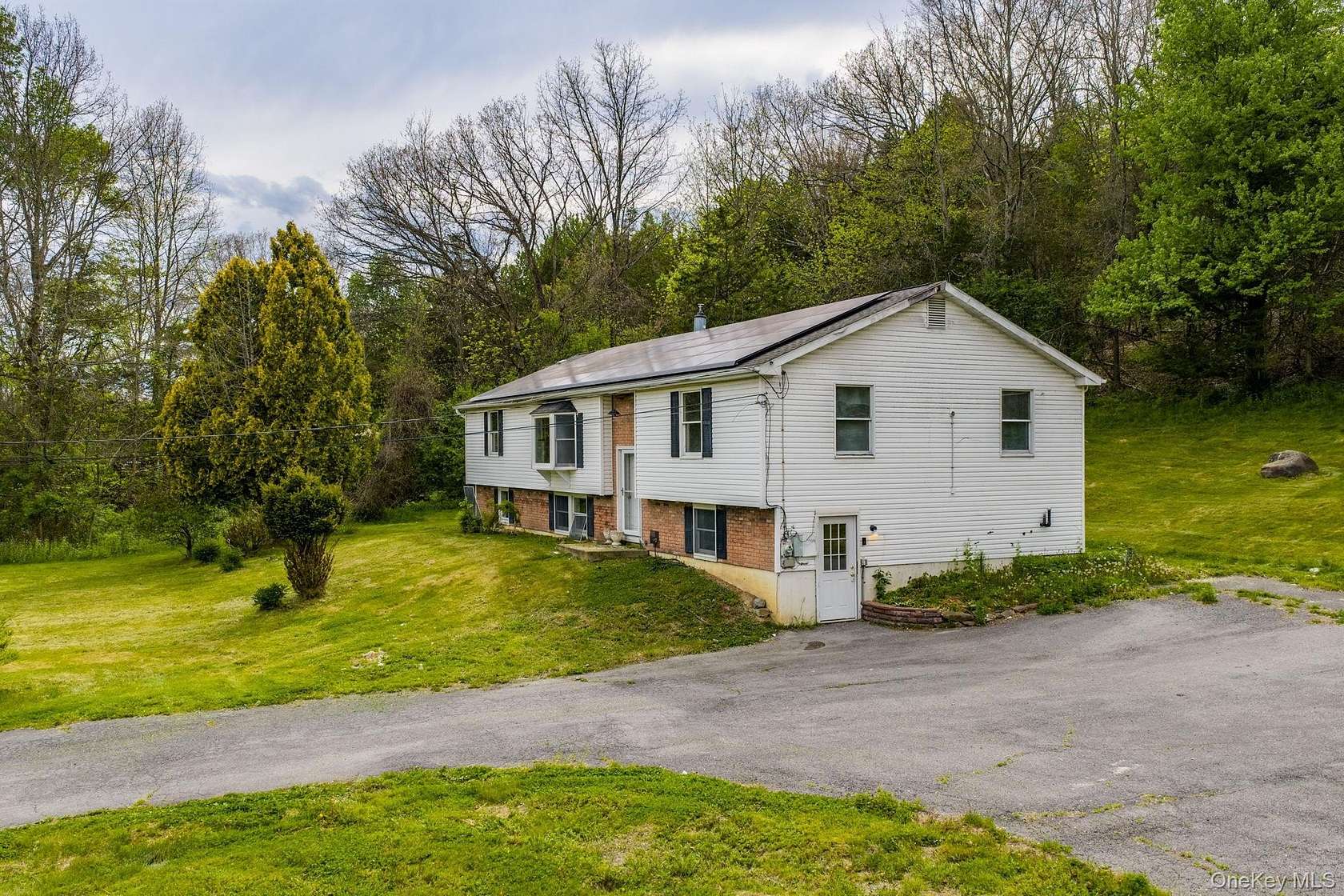9 Acres of Land with Home for Sale in New Hampton, New York