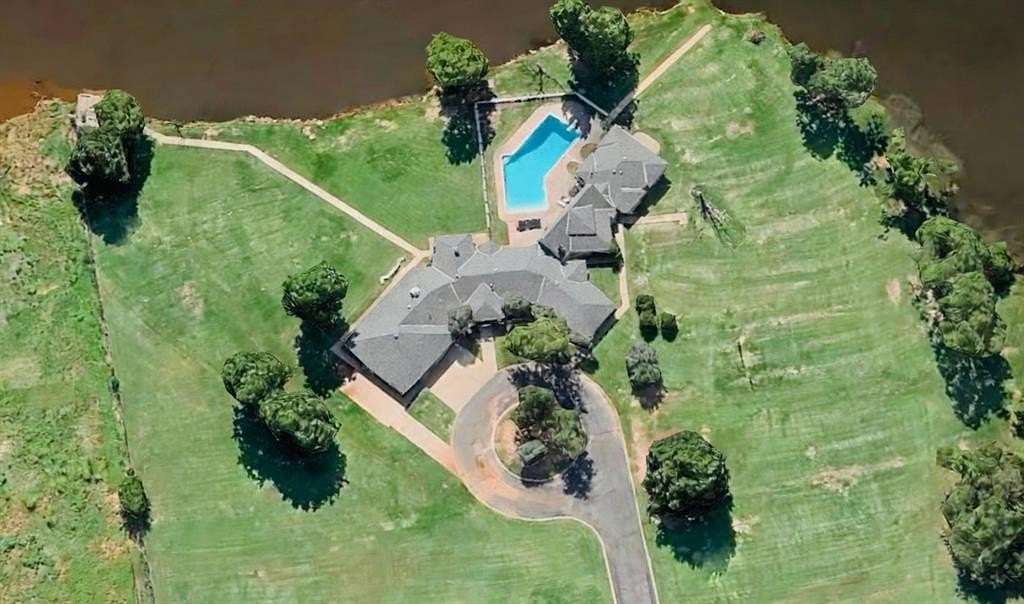 2.27 Acres of Land with Home for Sale in Oklahoma City, Oklahoma