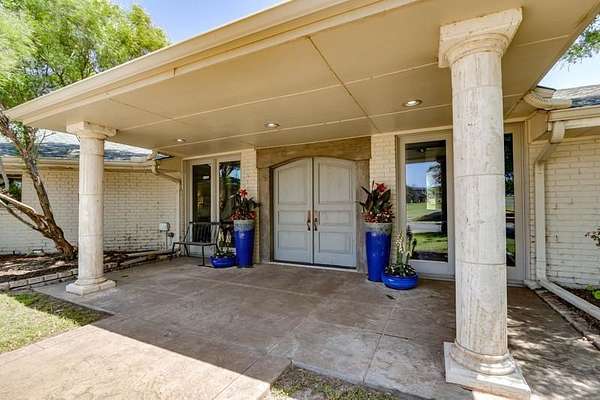 5.1 Acres of Land with Home for Sale in Oklahoma City, Oklahoma