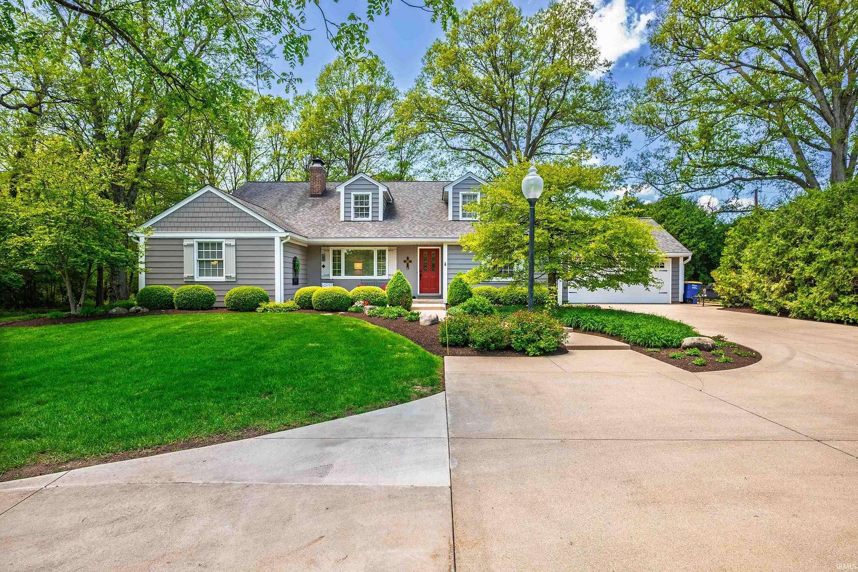 1.5 Acres of Land with Home for Sale in Muncie, Indiana