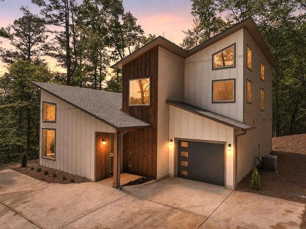 3 Acres of Land with Home for Sale in Ellijay, Georgia